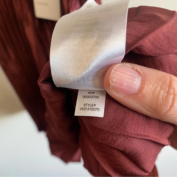 NWT Vince Chevron Pleated Accordion Tank in Anise Burgundy Size M MSRP 265 - Picture 7 of 8